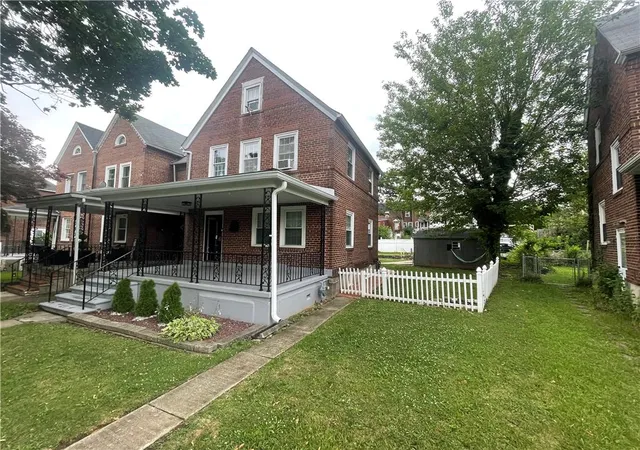 3rd image of 919 Cayuga St, Bethlehem, PA 18017 | MLS# 779825