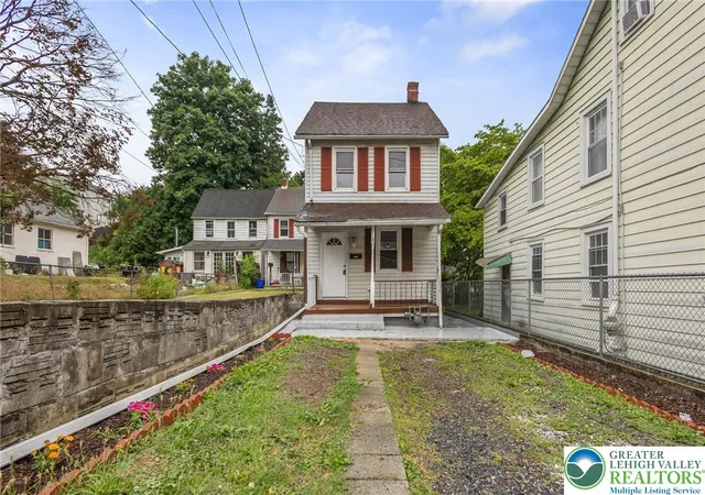 Photo 2 of Single family home for sale at 580 S Benner Ave, Fountain Hill, PA 18015 | MLS# 779643 | Listing updated on 2026-07-28