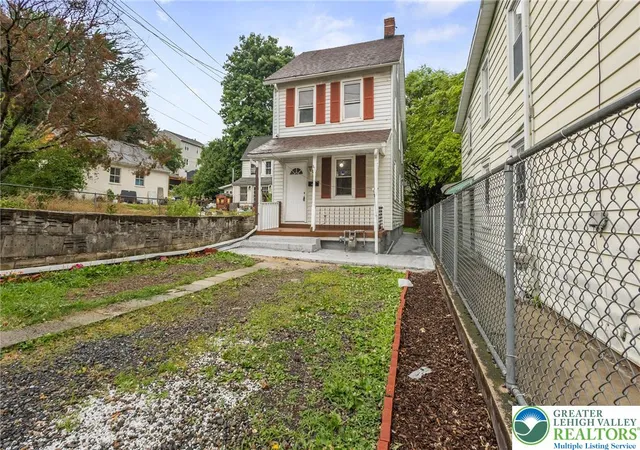 Photo 5 of Single family home for sale at 580 S Benner Ave, Fountain Hill, PA 18015 | MLS# 779643 | Listing updated on 2026-07-28