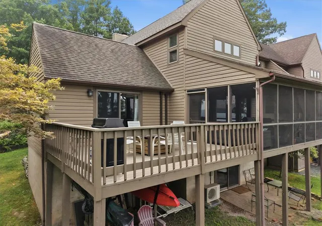 Homes for sale in Greentown, PA | 110 Woodmont Cir, Greentown, PA 18426 | MLS# 779836