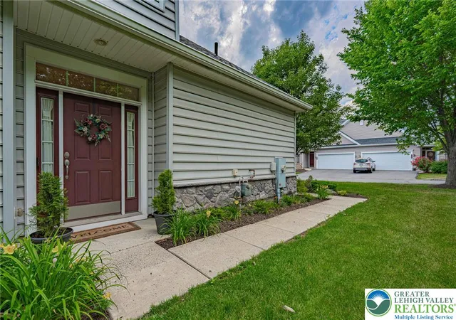 Homes for sale in Hanover Twp, PA | 5311 Glory Wy, Hanover Twp, PA 18017 | MLS# 779669
