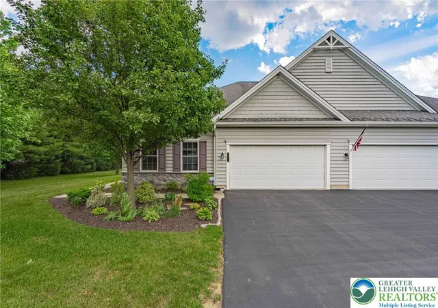 Homes for sale in Hanover Twp, PA | 5311 Glory Wy, Hanover Twp, PA 18017 | MLS# 779669