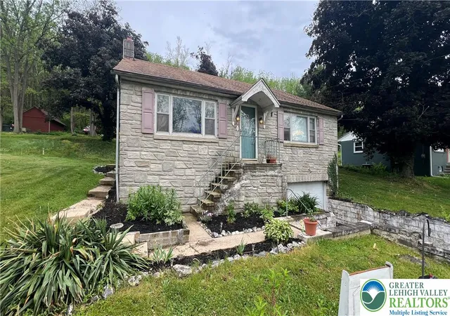 Homes for sale in Richmond Twp, PA | 1644 Moselem Springs, Richmond Twp, PA 19526 | MLS# 779872