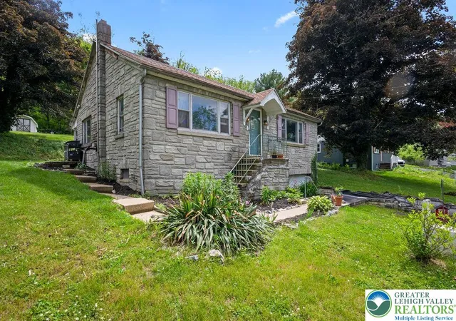 3rd image of 1644 Moselem Springs, Hamburg, PA 19526 | MLS# 779872