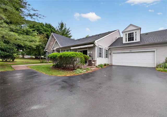 Homes for sale in Hellertown, PA | 1820 Felicity Ln, Hellertown, PA 18055 | MLS# 779656