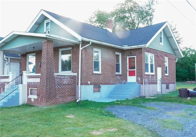 Photo 2 of Single family home for sale at 870 Chestnut St, Coplay, PA 18037 | MLS# 779885 | Listing updated on 2026-09-01