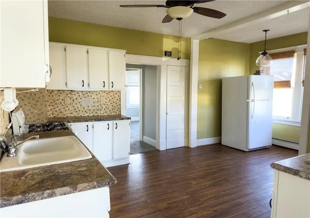 Photo 5 of Single family home for sale at 870 Chestnut St, Coplay, PA 18037 | MLS# 779885 | Listing updated on 2026-09-01