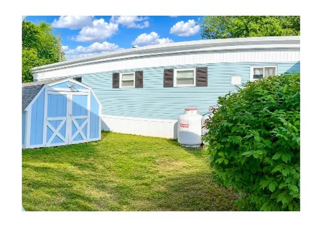 Photo 3 of Manufactured home for sale at 1190 Grange Rd #O4, Allentown, PA 18106 | MLS# 779909 | Listing updated on 2026-08-30