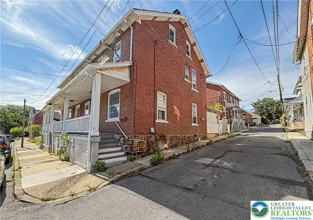 Homes for sale in Bethlehem City, PA | 72 W Ettwein St, Bethlehem City, PA 18018 | MLS# 779168