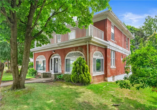 2nd image of 1014 E Susquehanna St, Allentown, PA 18103 | MLS# 779876