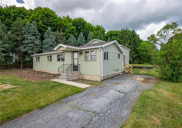 Homes for sale in Heidelberg Twp, PA | 5861 Memorial Rd, Heidelberg Twp, PA 18053 | MLS# 779938