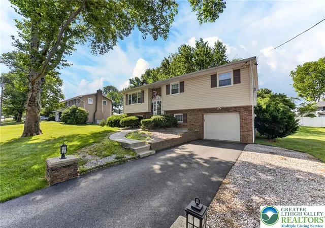 2nd image of 2716 Plymouth Dr, Easton, PA 18045 | MLS# 779586