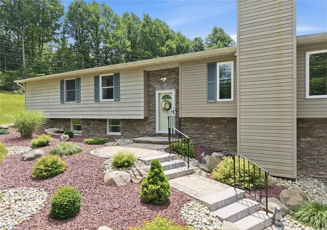 Homes for sale in Hamilton Twp, PA | 226 Circle Dr S, Hamilton Twp, PA 18353 | MLS# 779950