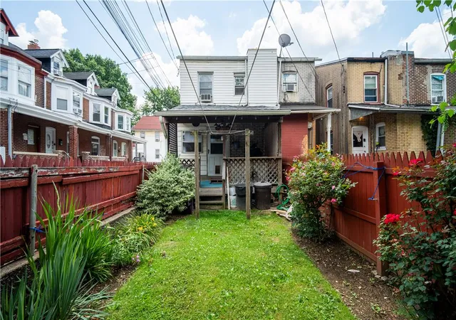Homes for sale in Allentown City, PA | 237 Maple St, Allentown City, PA 18109 | MLS# 778843