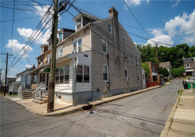 Homes for sale in Allentown City, PA | 237 Maple St, Allentown City, PA 18109 | MLS# 778843