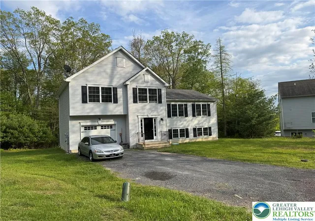 Homes for sale in Stroud Twp, PA | 506 Cornerstone Wy, Stroud Twp, PA 18301 | MLS# 779983