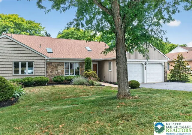 Homes for sale in Lower Macungie Twp, PA | 5702 Merion Lane, Lower Macungie Twp, PA 18062 | MLS# 779914