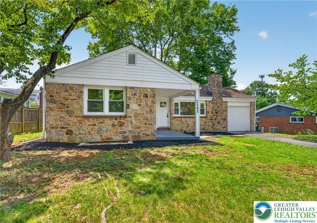 Homes for sale in Bethlehem, PA | 1543 Eaton Ave, Bethlehem, PA 18018 | MLS# 779786