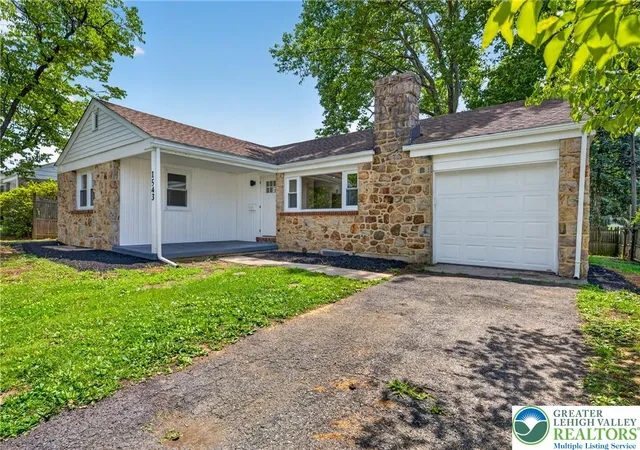 Homes for sale in Bethlehem, PA | 1543 Eaton Ave, Bethlehem, PA 18018 | MLS# 779786
