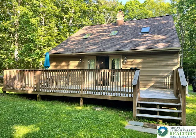 Homes for sale in Chestnuthill Twp, PA | 118 Starlight Dr, Chestnuthill Twp, PA 18330 | MLS# 779948