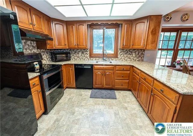 5th image of 4290 Ascot Cir, Allentown, PA 18103 | MLS# 780050