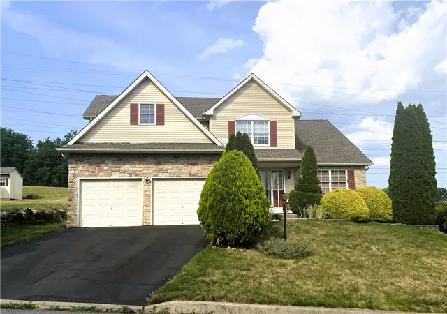 Photo 2 of Single family home for sale at 3104 Peacock Dr, Bethlehem, PA 18020 | MLS# 779601 | Listing updated on 2026-07-02