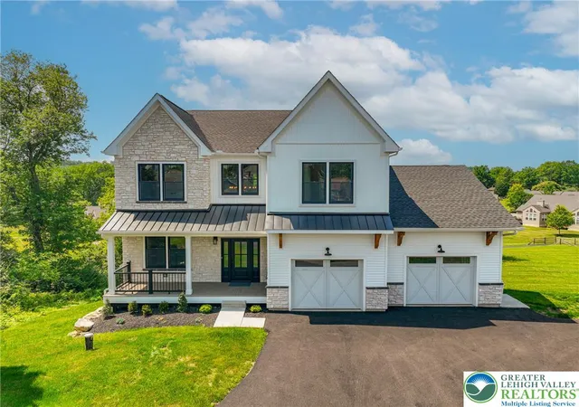 Homes for sale in Whitehall Twp, PA | 4740 Hillcrest Ln, Whitehall Twp, PA 18052 | MLS# 779953