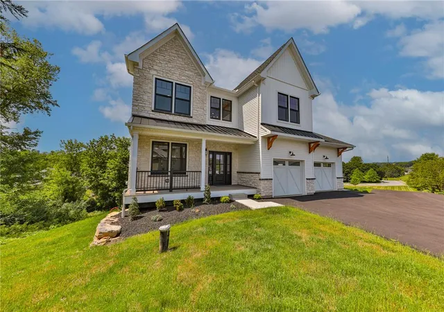 Homes for sale in Whitehall Twp, PA | 4740 Hillcrest Ln, Whitehall Twp, PA 18052 | MLS# 779953