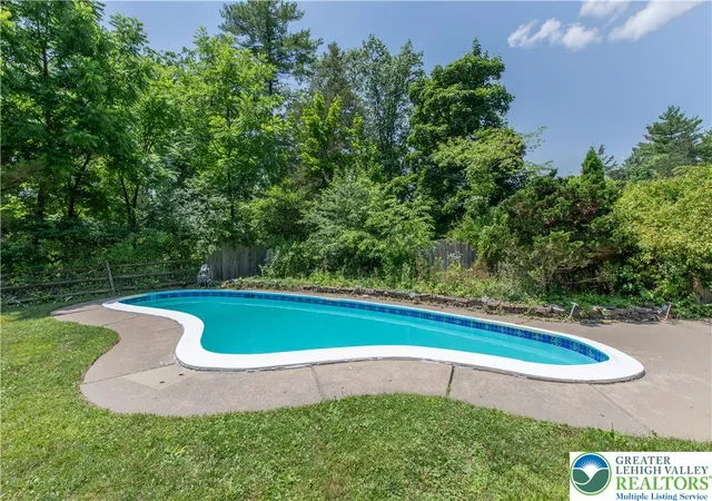 Homes for sale in Milford Twp, PA | 1350 Old Plains Rd, Milford Twp, PA 18073 | MLS# 779821