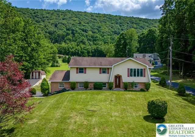 Homes for sale in Ashland, PA | 590 Airport Rd, Ashland, PA 17921 | MLS# 780053