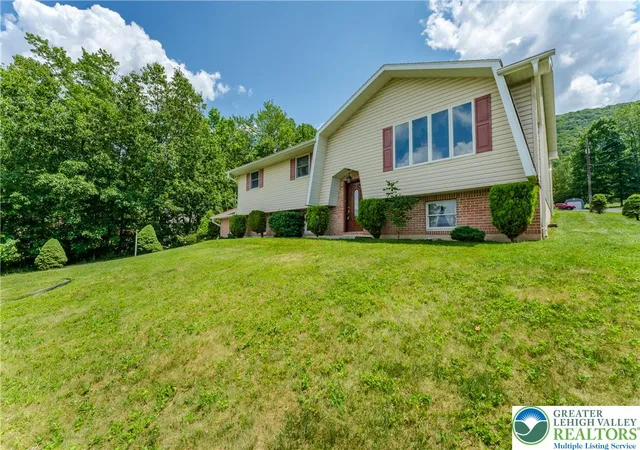 Homes for sale in Ashland, PA | 590 Airport Rd, Ashland, PA 17921 | MLS# 780053