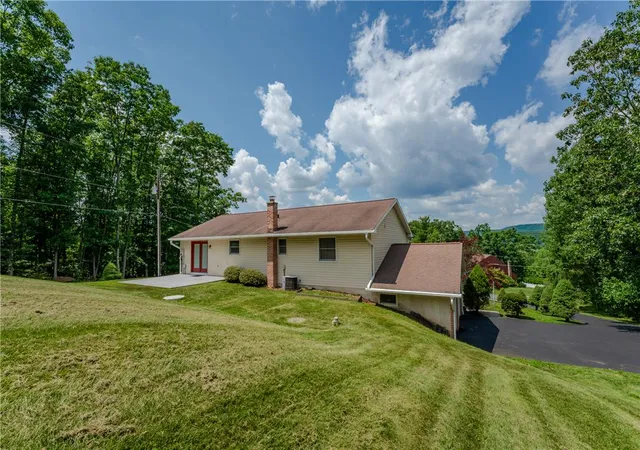 Homes for sale in Ashland, PA | 590 Airport Rd, Ashland, PA 17921 | MLS# 780053