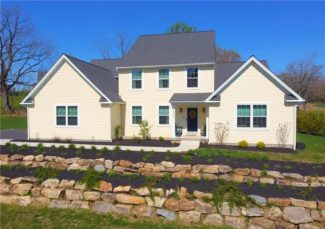 Homes for sale in Lower Saucon Twp, PA | 2645 Longridge Dr, Lower Saucon Twp, PA 18055 | MLS# 780061
