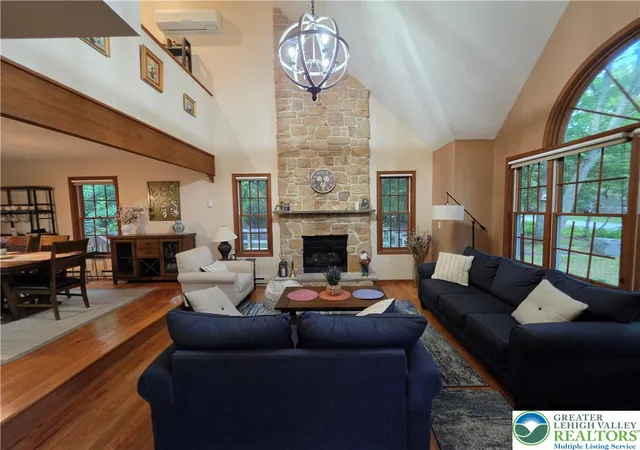Photo 3 of Sale Pending at 211 Murphy Cir, Bushkill, PA 18324 | MLS# 779946 | Listing updated on 2026-07-21