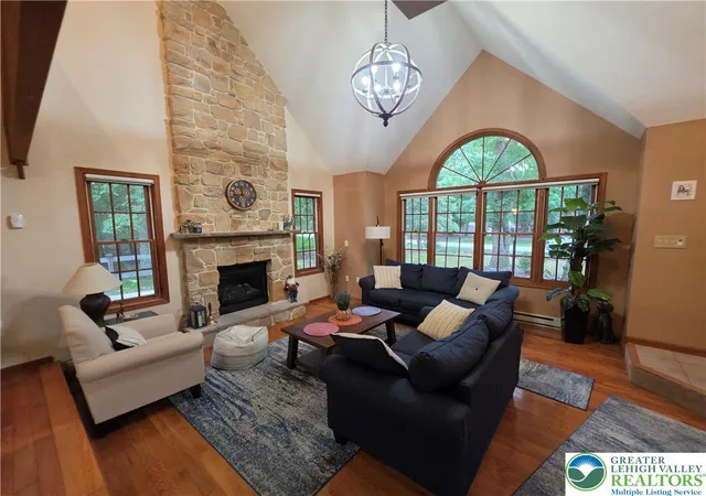 Photo 4 of Sale Pending at 211 Murphy Cir, Bushkill, PA 18324 | MLS# 779946 | Listing updated on 2026-07-21