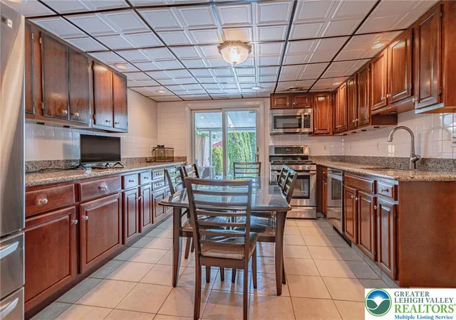 Homes for sale in Allentown City, PA | 1806 E Cambridge St, Allentown City, PA 18109 | MLS# 779734
