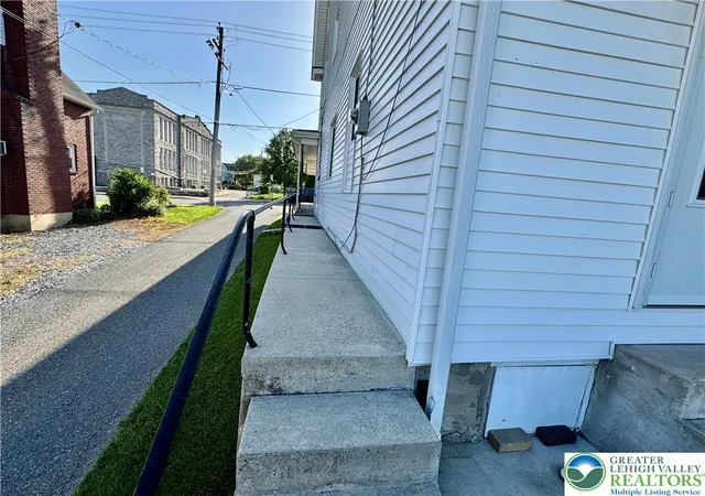 Homes for sale in Lehighton Boro, PA | 135 N 3rd St, Lehighton Boro, PA 18235 | MLS# 780100