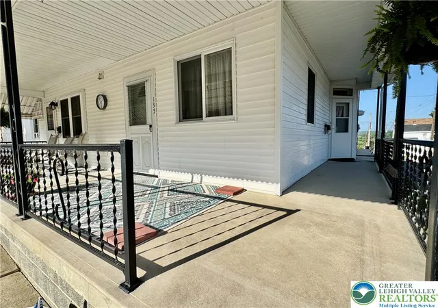 Homes for sale in Lehighton Boro, PA | 135 N 3Rd St, Lehighton Boro, PA 18235 | MLS# 780100