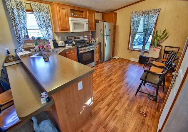 Photo 3 of Manufactured home for sale at 6 Spruce Cir, Bath, PA 18014 | MLS# 780129 | Listing updated on 2026-08-28