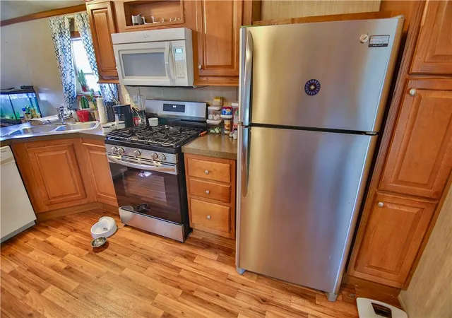 Photo 4 of Manufactured home for sale at 6 Spruce Cir, Bath, PA 18014 | MLS# 780129 | Listing updated on 2026-08-28