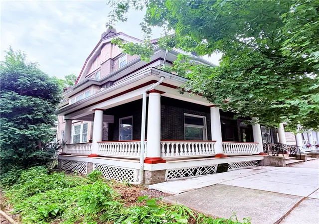 Homes for sale in Bethlehem City, PA | 526 Seneca St, Bethlehem City, PA 18015 | MLS# 780134