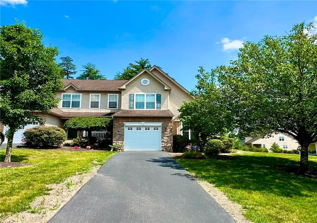Homes for sale in East Stroudsburg, PA | 1702 Big Ridge Dr, East Stroudsburg, PA 18302 | MLS# 780018