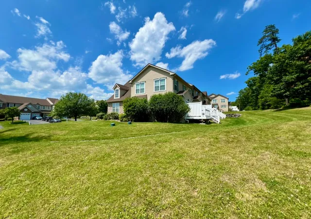 Homes for sale in East Stroudsburg, PA | 1702 Big Ridge Dr, East Stroudsburg, PA 18302 | MLS# 780018
