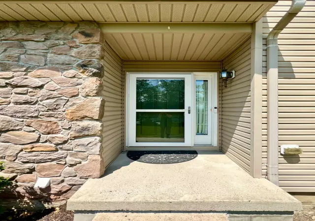 Homes for sale in East Stroudsburg, PA | 1702 Big Ridge Dr, East Stroudsburg, PA 18302 | MLS# 780018