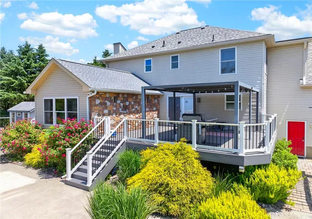 Photo 5 of Sale Pending at 220 Pennbrook Rd, Stroudsburg, PA 18360 | MLS# 780096 | Listing updated on 2026-08-01