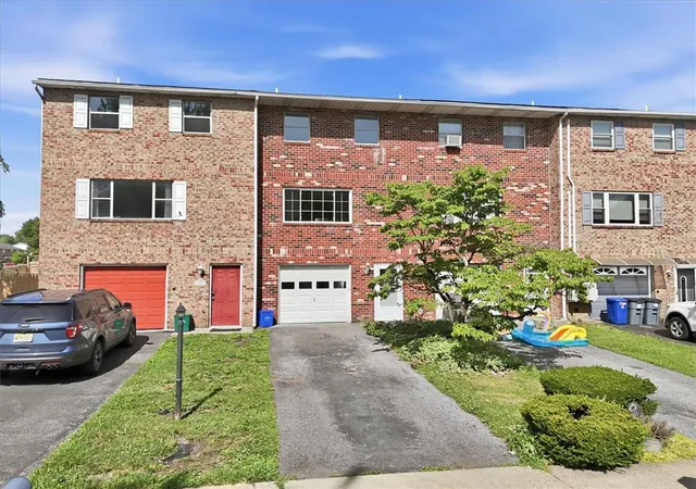 2nd image of 3103 Lucas Dr, Bethlehem, PA 18017 | MLS# 780142