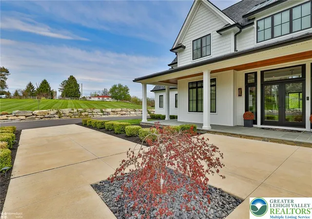 Homes for sale in Upper Saucon Twp, PA | 4850 W Hopewell Rd, Upper Saucon Twp, PA 18034 | MLS# 779844