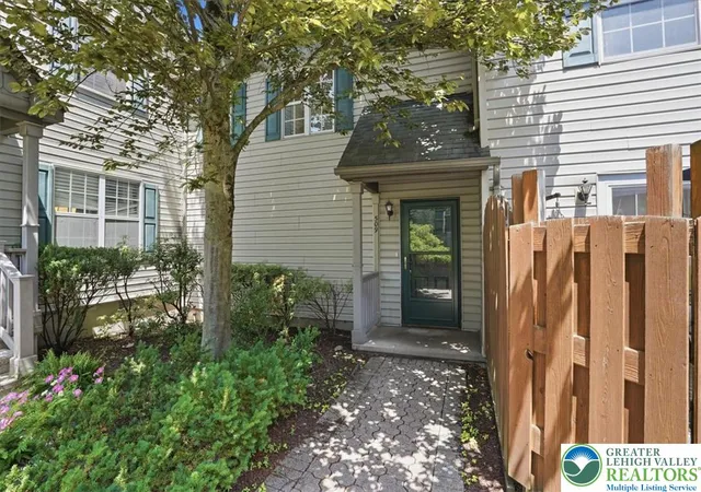 Homes for sale in Stroud Twp, PA | 509 Walnut Grove Rd, Stroud Twp, PA 18301 | MLS# 780146
