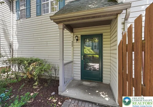 Homes for sale in Stroud Twp, PA | 509 Walnut Grove Rd, Stroud Twp, PA 18301 | MLS# 780146