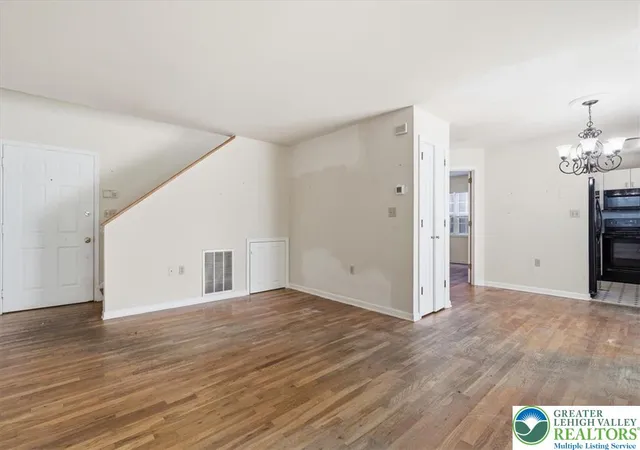 Homes for sale in Stroud Twp, PA | 509 Walnut Grove Rd, Stroud Twp, PA 18301 | MLS# 780146